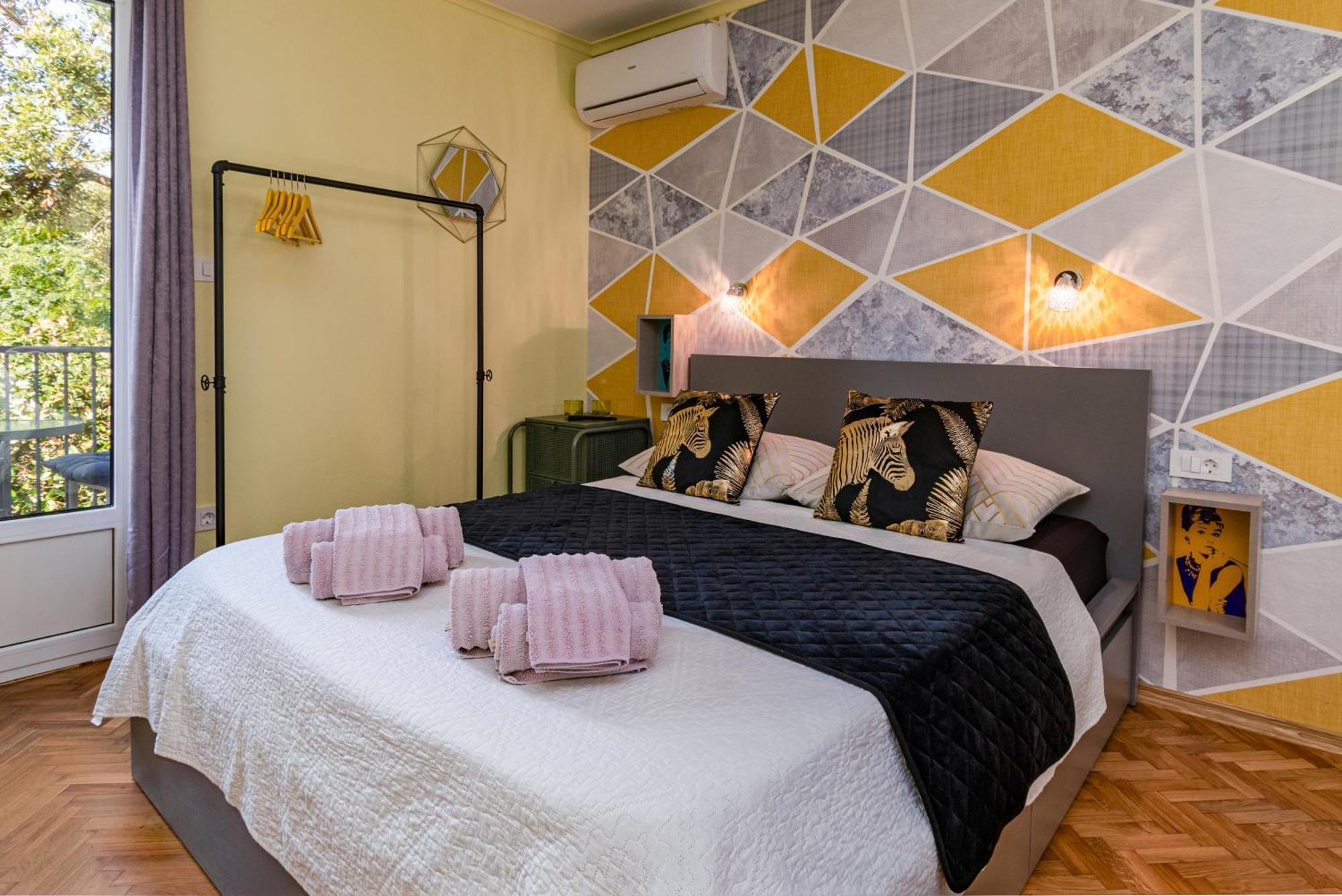 Apartments And Rooms By The Sea Banjol, Rab - 5077 Екстер'єр фото